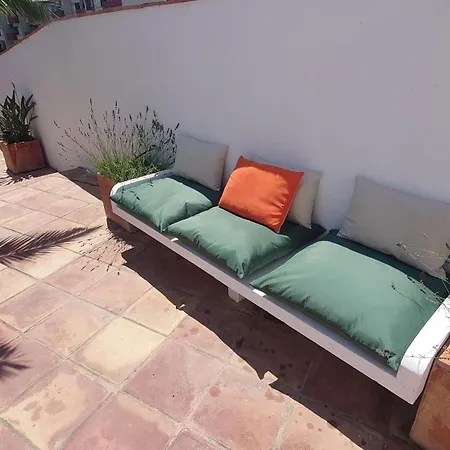On Main Canal With 13 M Private Mooring, Private Pool, Air Con In Rooms, Non-smoking إمبوريابرافا