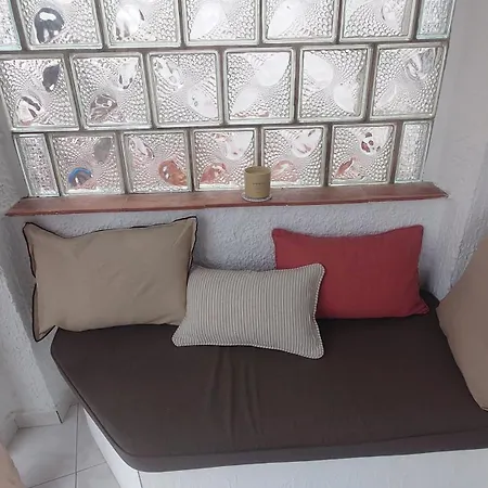 On Main Canal With 13 M Private Mooring, Private Pool, Air Con In Rooms, Non-smoking Vila