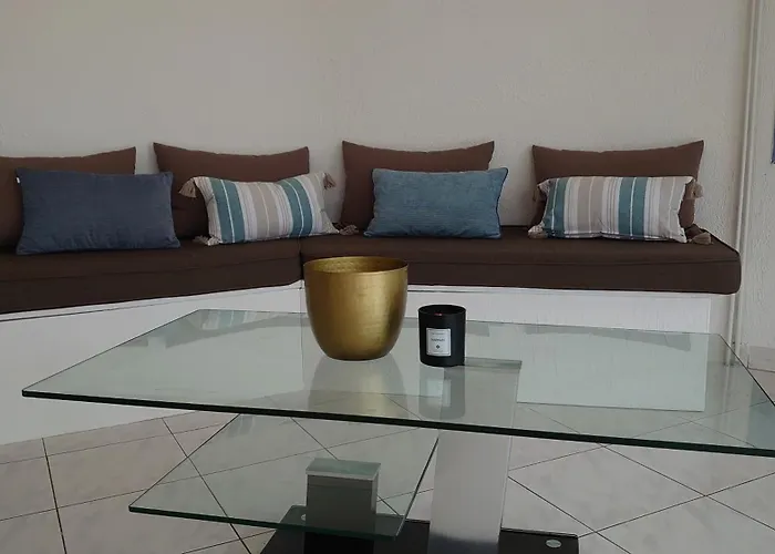On Main Canal With 13 M Private Mooring, Private Pool, Air Con In Rooms, Non-smoking Vila