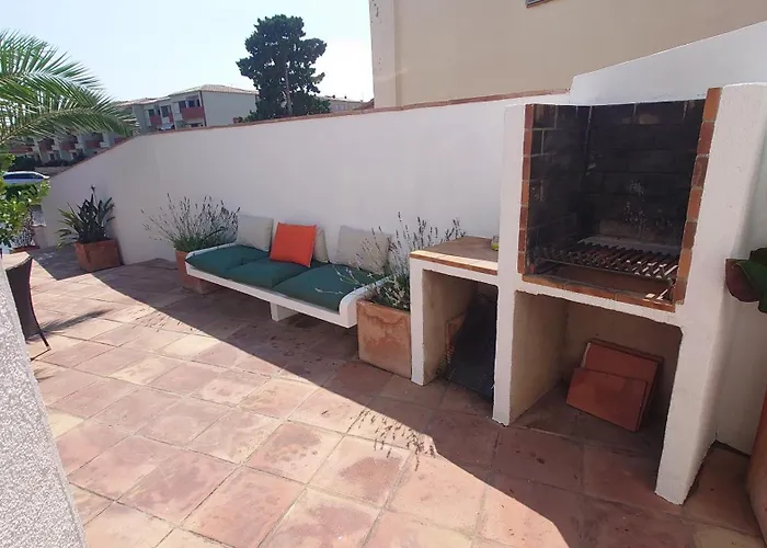 Vila On Main Canal With 13 M Private Mooring, Private Pool, Air Con In Rooms, Non-smoking