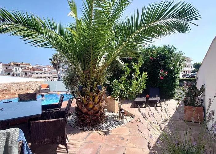 Vila On Main Canal With 13 M Private Mooring, Private Pool, Air Con In Rooms, Non-smoking