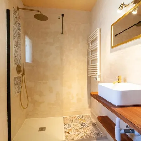 Villa Canal Empuriabrava: Private Mooring, Pool & Air-conditioned Empuriabrava