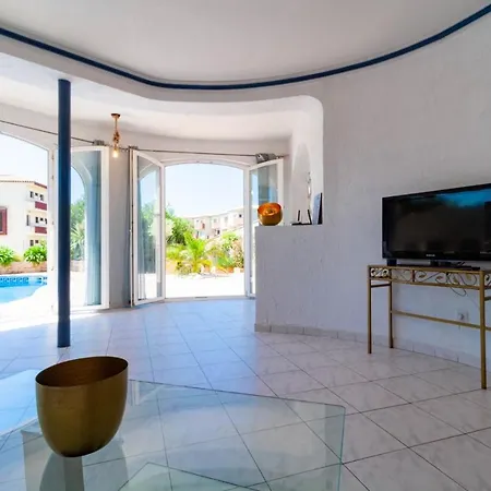 Canal Empuriabrava: Private Mooring, Pool & Air-conditioned *