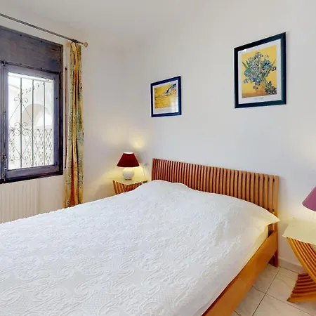 Canal Empuriabrava: Private Mooring, Pool & Air-conditioned *