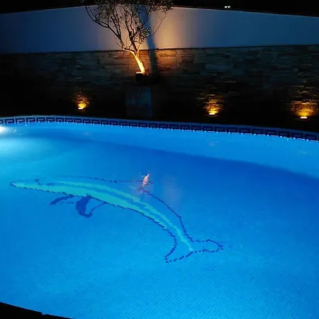 Villa Canal Empuriabrava: Private Mooring, Pool & Air-conditioned Empuriabrava