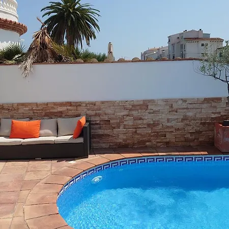 Canal Empuriabrava: Private Mooring, Pool & Air-conditioned * Empuriabrava