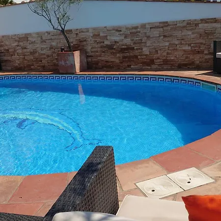 Canal Empuriabrava: Private Mooring, Pool & Air-conditioned Villa